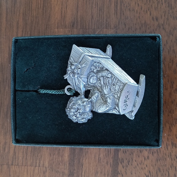 Pewter Port Vintage Girl Ornament - Picture 4 of 12